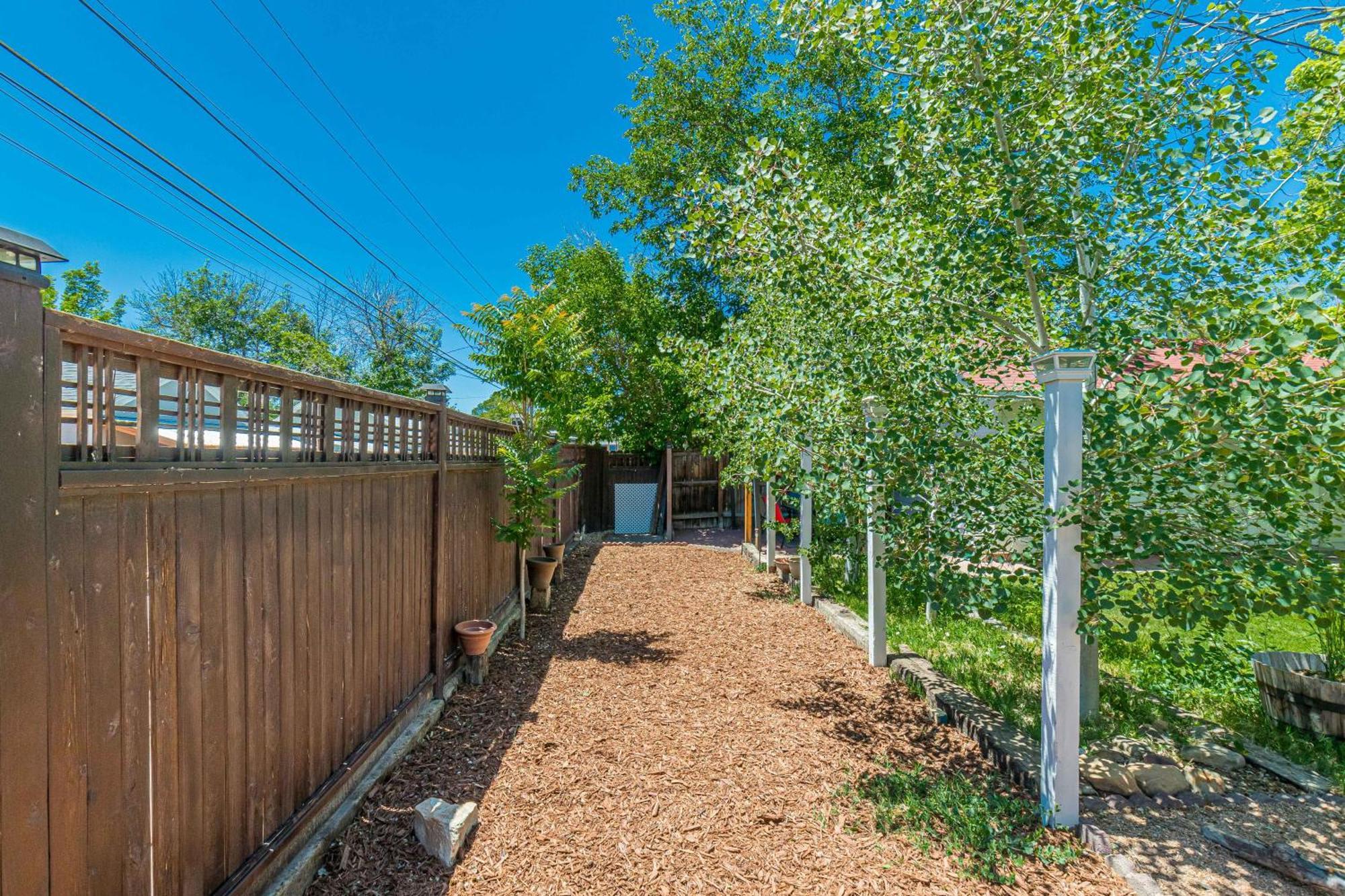 Butterfly - Cozy Cottage W- Great Downtown Location Grand Junction Room photo